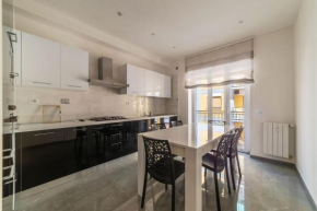 JOIVY Delightful 3-bed flat with balcony